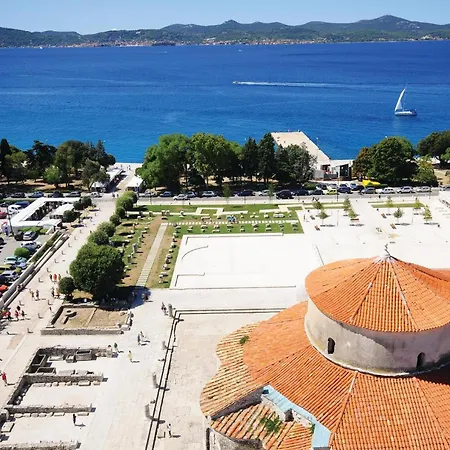 Stunning In With Outdoor Swimming Pool Ferienhaus Zadar