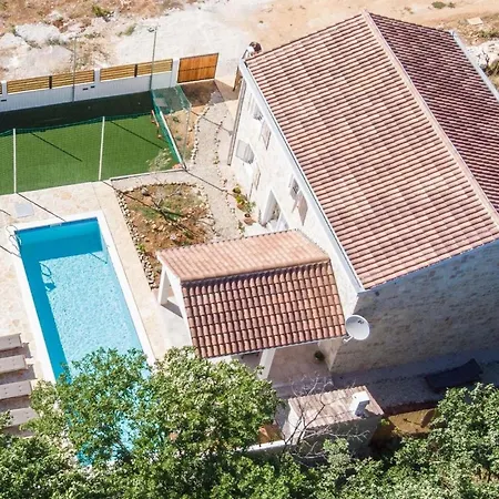 Aenona Ferienhaus *