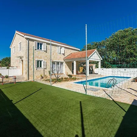 Aenona Ferienhaus *