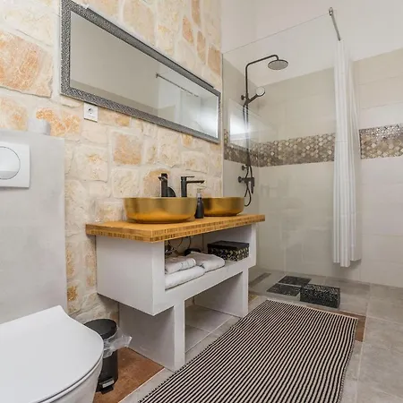 Aenona Feriehus Zadar